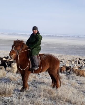 The program will give over 1000 women herders access to programs to help grow their individual businesses and take important leadership positions in their communities. © The Sustainable Fibre Alliance