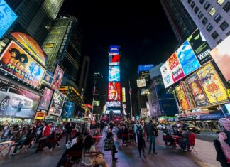 Times Square, New York. © Chensiyuan, Wikipedia