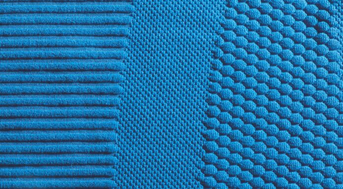 The continuing evolution of Santoni Seamless technology Garments and fabrics, shown in gauge 28, have achieved a new level of functionality and comfort. © Santoni