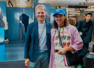 Jörg Hartmann, Head of Fashion & Technology at Stoll (left) with Graham Tabor, a designer friend who has been working with Stoll for a long time. © Moon Digital Agency (@moon_digitalagency)